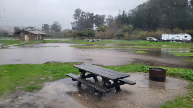 überall bilden sich kleine Seen...