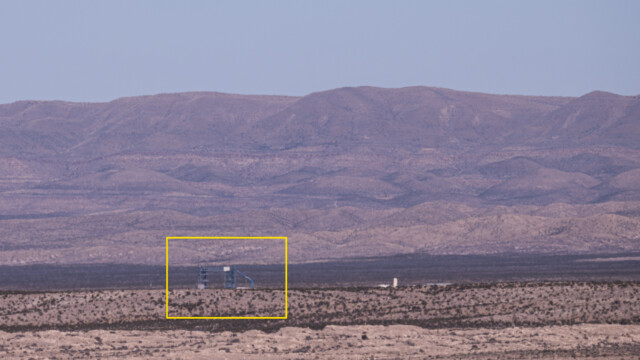 im gelben Rahmen kann man schwach die Metallkonstruktion der Startrampe erkennen