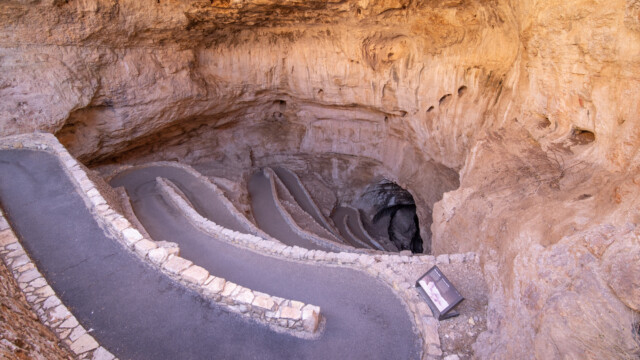 Natürlicher Eingang zur Höhle