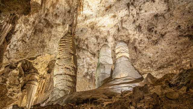 riesige Stalagmiten
