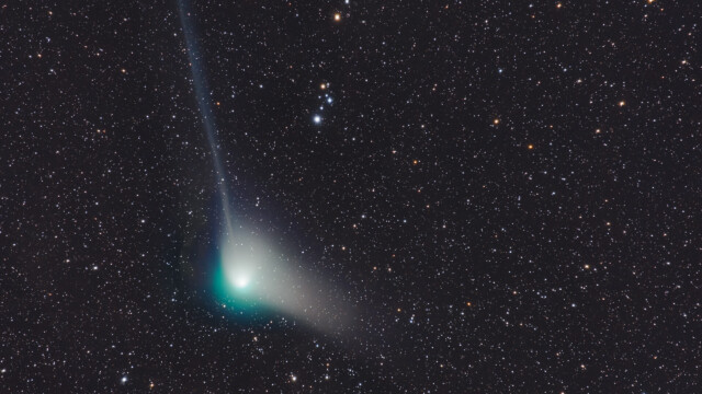 das finale Bild mit dem Kometen bei 350mm Brennweite