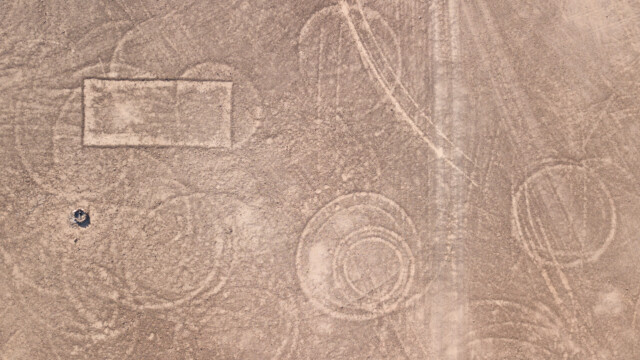 sieht aus wie Geoglyphen, sind aber Reifenspuren auf BLM-Land...