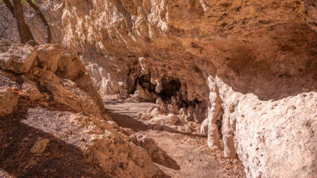 Grotte am Ende des Canyons