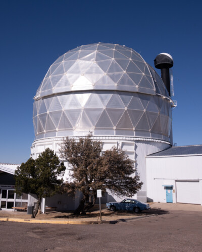 Observatorium fĂĽr den fix installierten 10 x 11m grossen Spiegel...