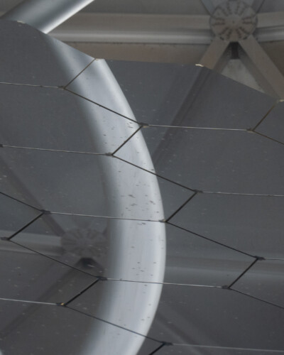 hier sieht man sogar den Schmutz auf den Spiegeln;