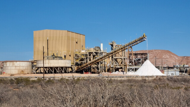 auch andere Stoffe werden hier aus dem Boden geholt