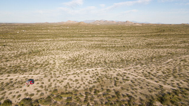 unten links Jupi, bis zum nächsten Nachbarn ist es ziemlich weit (Drohnenaufnahme)