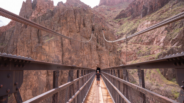 die Hängebrücke wurde 1928 gebaut