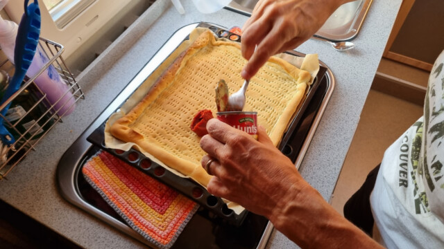 diesen backen wir im Ofen ein paar Minuten vor, damit er schon knusprig wird