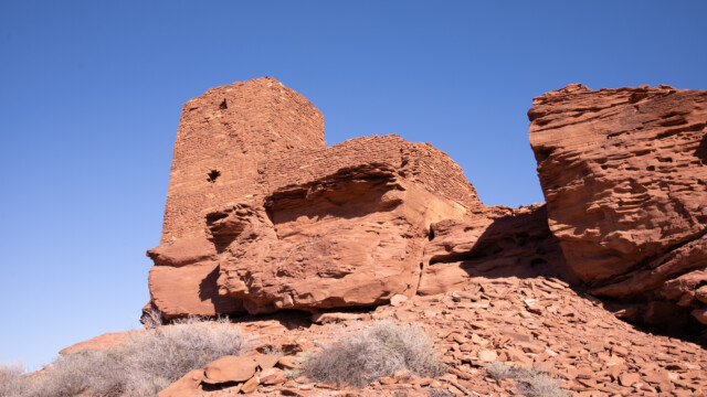 bröckelnder Fels ergibt die Steine für den Hausbau