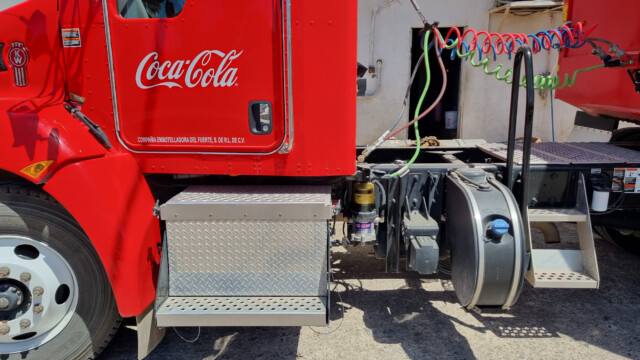 ... mit AdBlue-Tank...