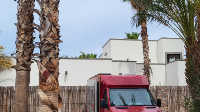 etwas staubiger Campingplatz in Loreto