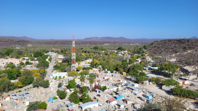 Aussicht über San Ignacio, im Vordergrund der Friedhof