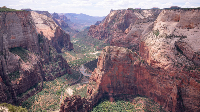 Aussicht über den Zion-Canyon, direkt vor uns Angel Landing
