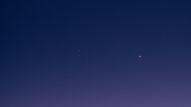 Mond und weiter unten die Venus